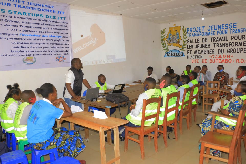 Remise des subventions aux jeunes transformés pour transformer en ville de butembo